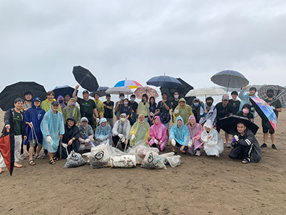 Clean-up the coastal area