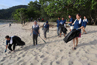 Clean-up the coastal area